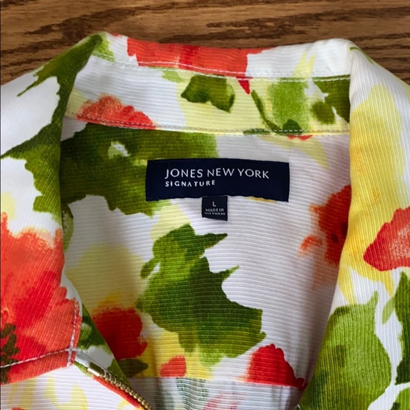 Flower Patterned Jacket - Picture 4 of 4